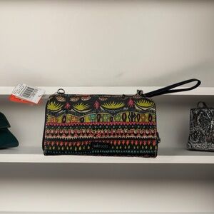 NWT Sakroots Artist Circle Crossbody Wallet Purse Boho Peace Spirit Desert